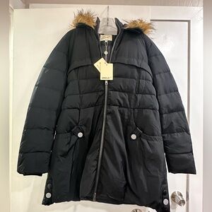 Elegant Black Puffer Jacket with Faux Fur Trim by OROLAY